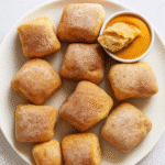 Poppers de Pain Doré aux Épices et à la Citrouille